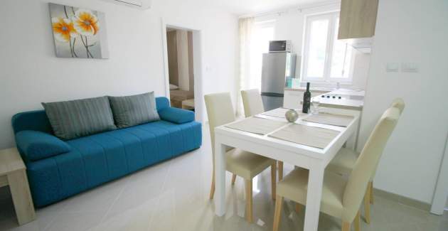 Apartment Gorica 1 Nr.1 – mit Pool, 200 m vom Strand entfernt