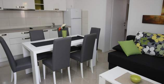 Apartment Gorica 1 Nr.2 – mit Pool, 200 m vom Strand entfernt