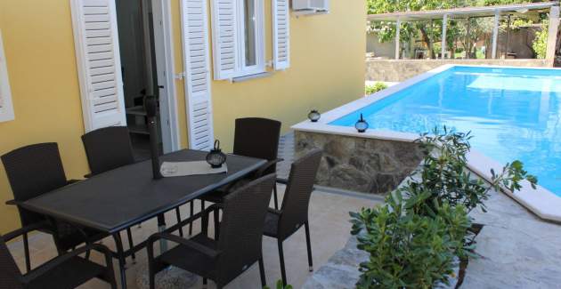 Apartment Gorica 1 Nr.2 – mit Pool, 200 m vom Strand entfernt
