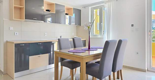 Apartman Gorica 2 br.1 – s terasom i bazenom