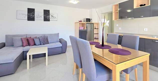 Apartman Gorica 2 br.1 – s terasom i bazenom