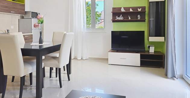 Apartman Gorica 2 br.2 – s terasom i bazenom
