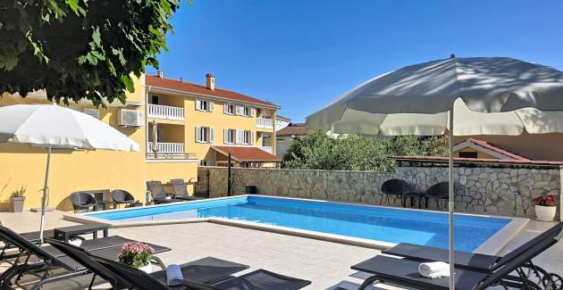 Apartman Gorica 2 br.2 – s terasom i bazenom