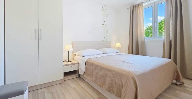 Apartman Gorica 2 br.2 – s terasom i bazenom