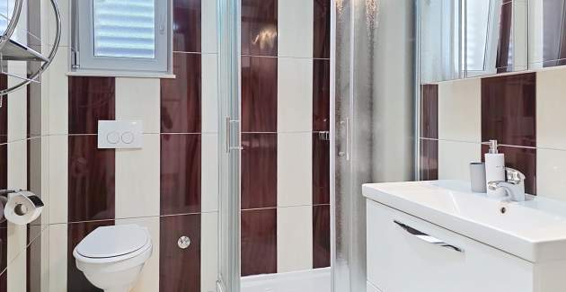 Apartman Gorica 2 br.2 – s terasom i bazenom