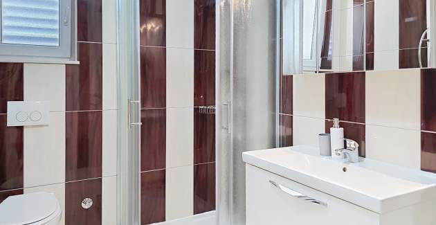 Apartman Gorica 2 br.2 – s terasom i bazenom