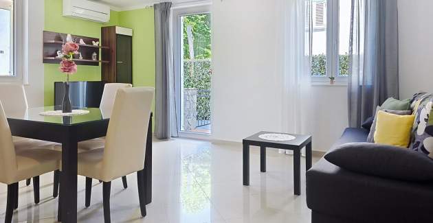 Apartman Gorica 2 br.2 – s terasom i bazenom