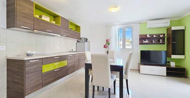 Apartman Gorica 2 br.2 – s terasom i bazenom