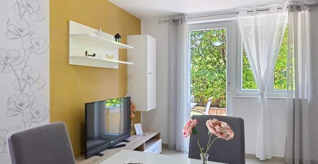 Apartman Gorica 2 br.3 – s terasom i bazenom