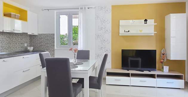 Apartman Gorica 2 br.3 – s terasom i bazenom