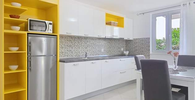 Apartman Gorica 2 br.3 – s terasom i bazenom