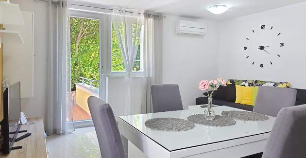 Apartman Gorica 2 br.3 – s terasom i bazenom