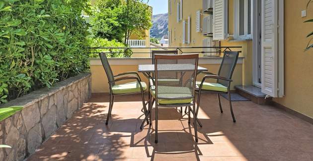 Apartman Gorica 2 br.3 – s terasom i bazenom