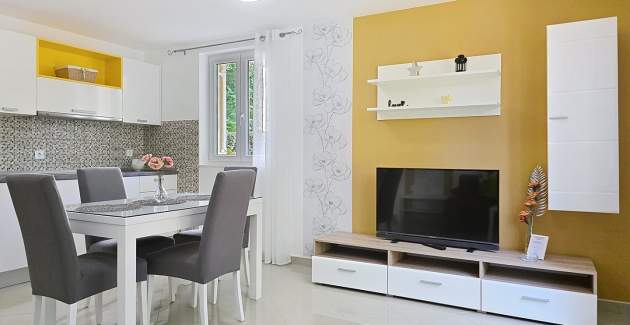 Apartman Gorica 2 br.3 – s terasom i bazenom