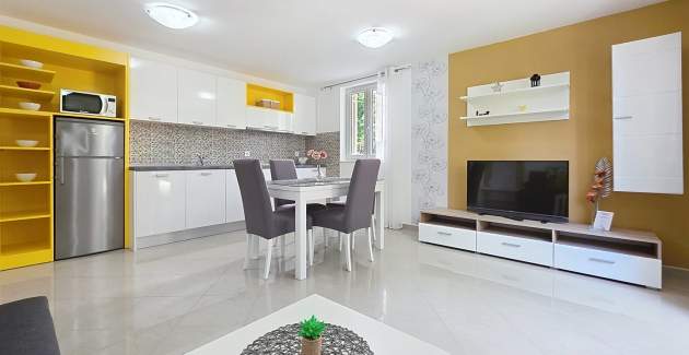 Apartman Gorica 2 br.3 – s terasom i bazenom