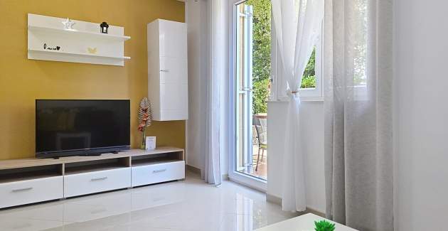 Apartman Gorica 2 br.3 – s terasom i bazenom
