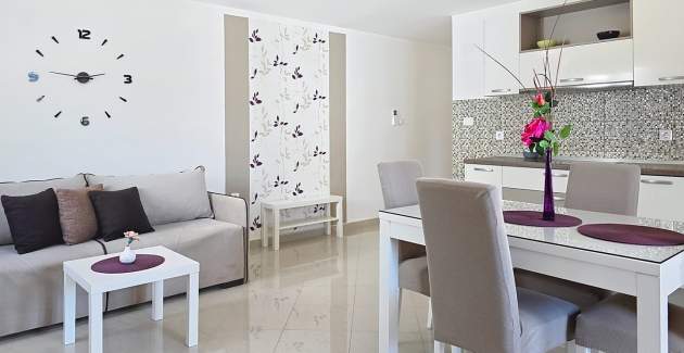 Apartman Gorica 2 br.5 – s balkonom i bazenom