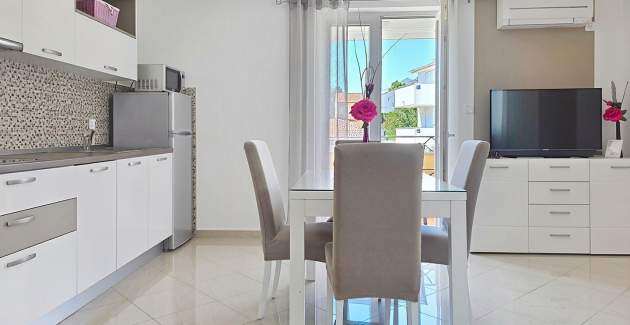 Apartman Gorica 2 br.5 – s balkonom i bazenom