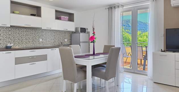 Apartman Gorica 2 br.5 – s balkonom i bazenom
