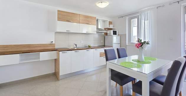 Apartman Gorica 2 br.6 – s balkonom i bazenom