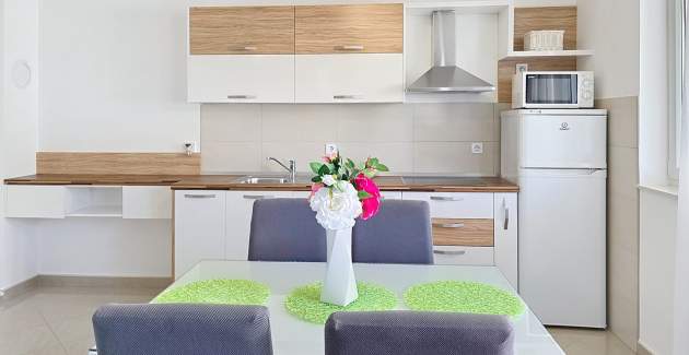 Apartman Gorica 2 br.6 – s balkonom i bazenom