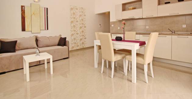 Apartment Gorica 2 Nr.8 – mit Balkon und Pool