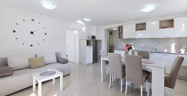 Apartman Gorica 2 br.4 – s balkonom i bazenom