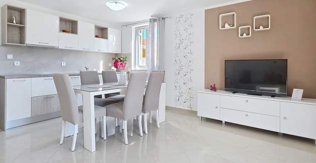 Apartman Gorica 2 br.4 – s balkonom i bazenom