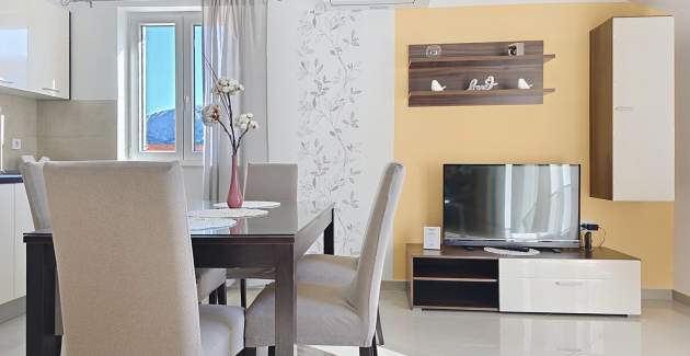 Apartman Gorica 2 br.7 – s balkonom i bazenom