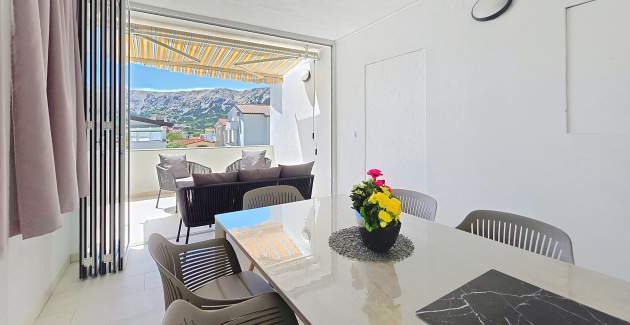 Apartment Karamarko – mit großem Balkon