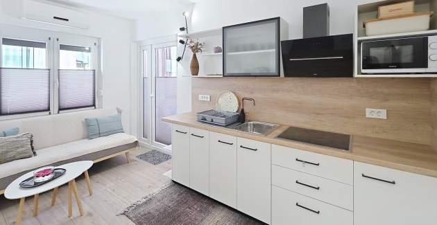 Apartment Karamarko – mit großem Balkon