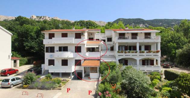 Studio-Apartment Karamarko – mit überdachter Terrasse