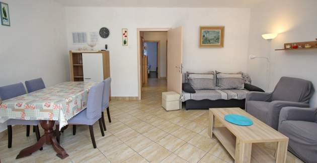 Apartment Kucar No.1 – mit Terrasse, 350 m vom Strand entfernt