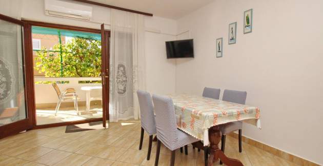 Apartment Kucar No.1 – mit Terrasse, 350 m vom Strand entfernt