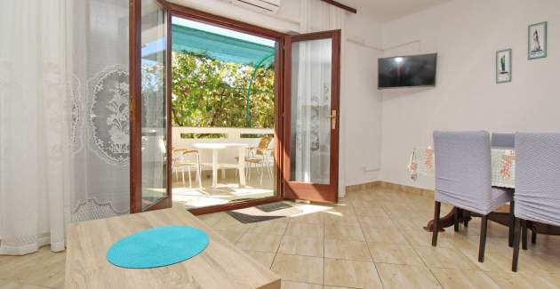 Apartment Kucar No.1 – mit Terrasse, 350 m vom Strand entfernt