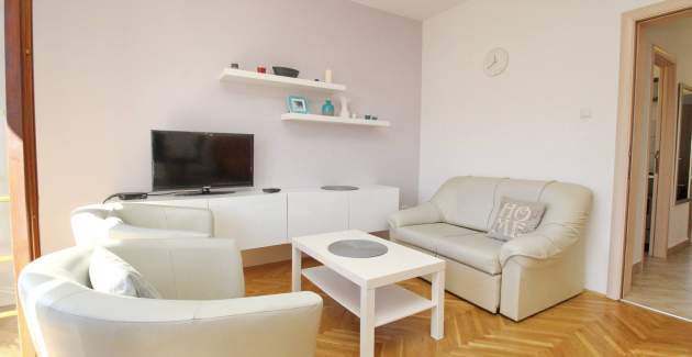 Apartment Kucar No.2 – mit Balkon, 350 m vom Strand entfernt