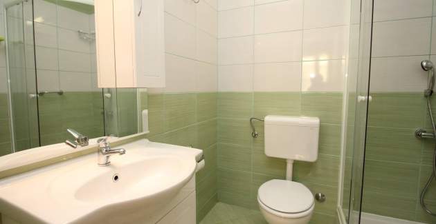 Apartment Kucar No.2 – mit Balkon, 350 m vom Strand entfernt