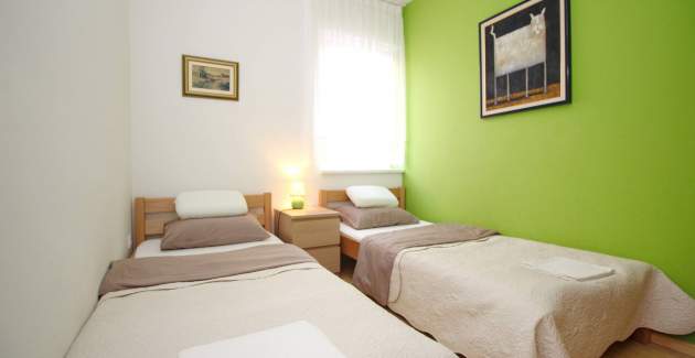 Apartment Krleza – mit großer, überdachter Terrasse