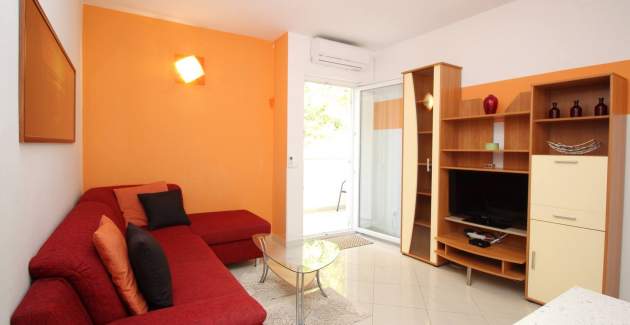 Apartment Krleza – mit großer, überdachter Terrasse