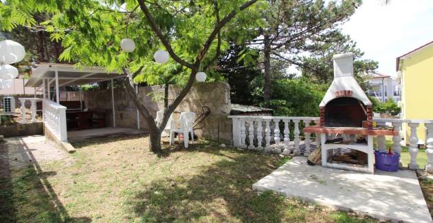 artment Lovincic No.3 – mit Terrasse, 200 m vom Strand entfernt