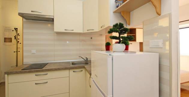 Studioapartment Mihovil – in der Nähe des Strandes, mit Meerblick