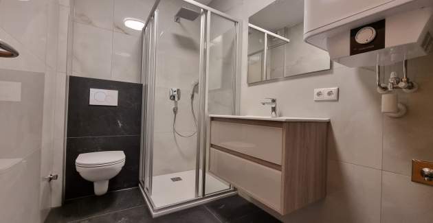 Apartment Mikulan Nara B – mit Balkon, 350 m vom Strand entfernt