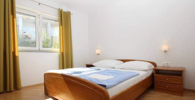 Apartment Mikulan Nara B – mit Balkon, 350 m vom Strand entfernt