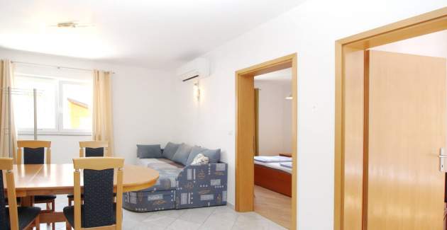 Apartment Mikulan Nara B – mit Balkon, 350 m vom Strand entfernt