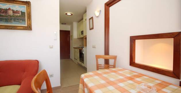 Ferienwohnung Mrkus brdo - mit Balkon, in Strandnähe