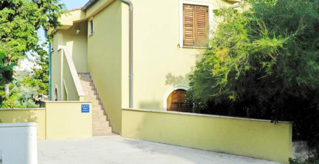Ferienwohnung Mrkus brdo - mit Balkon, in Strandnähe