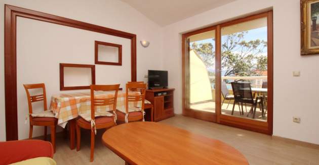 Ferienwohnung Mrkus brdo - mit Balkon, in Strandnähe
