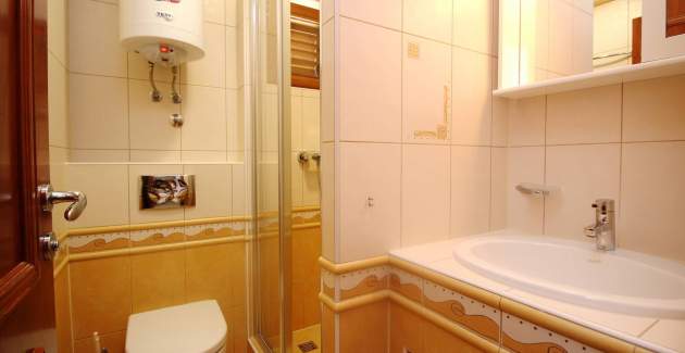 Ferienwohnung Mrkus brdo - mit Balkon, in Strandnähe