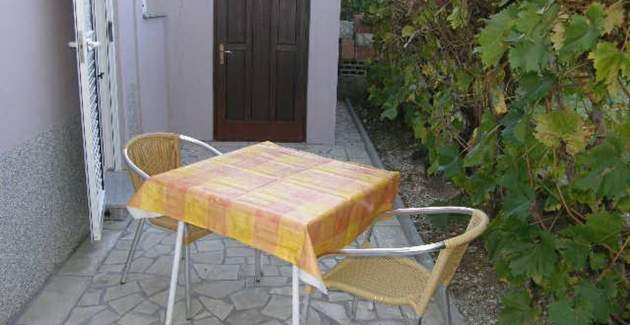 Klassisches Apartment Gabrijela 2 – für 2 Personen, mit Terrasse