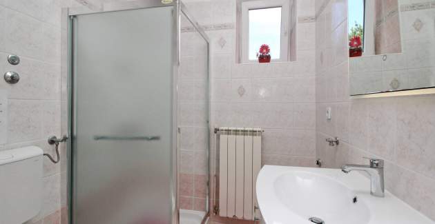 Apartment Lana priz - in der Nähe des Zentrums und des Strandes